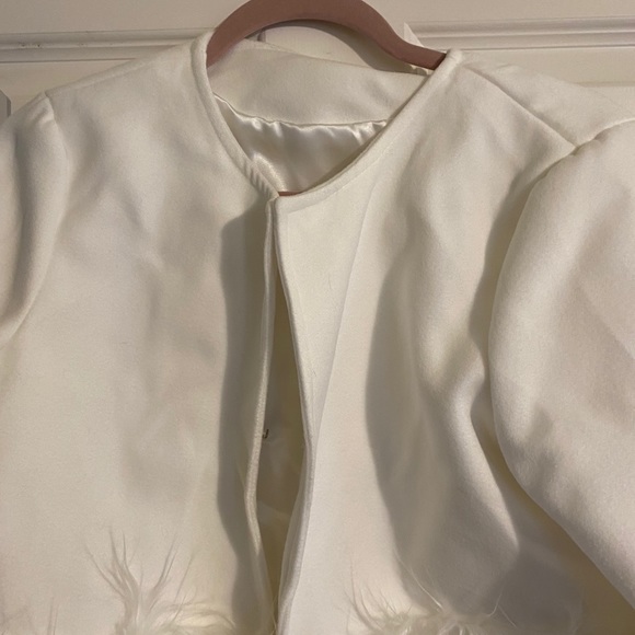 White Coat - Picture 4 of 6